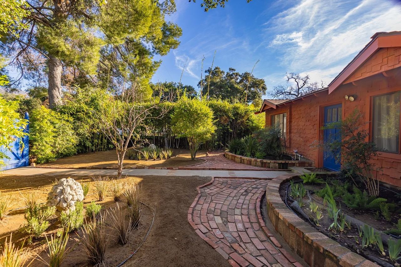 301 Grand Ave - Photo 6 of 23