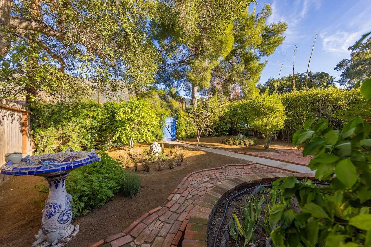 301 Grand Ave - Photo 7 of 23