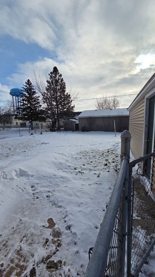 1712 2nd Ave Se - Photo 3 of 9