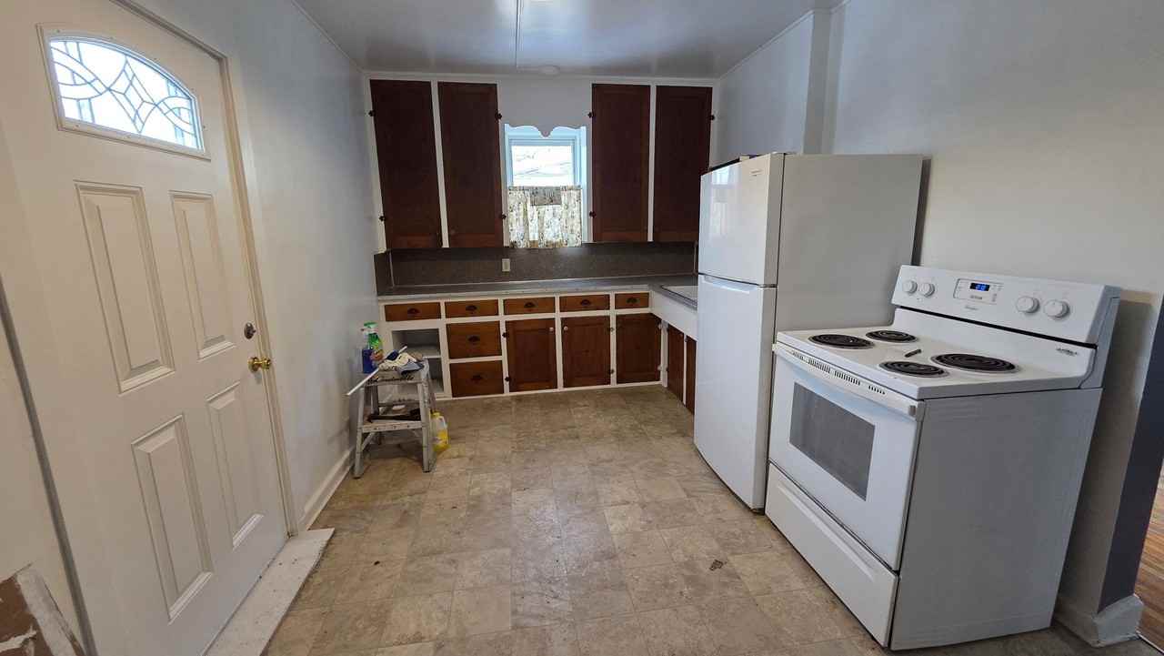 609 11th St Nw - Photo 7 of 10