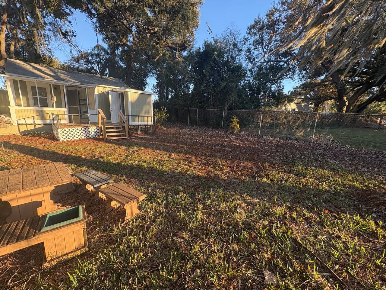 3 Lucerne Cir - Photo 3 of 13