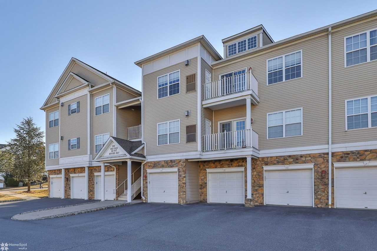 927 Eden Ter - Photo 2 of 50