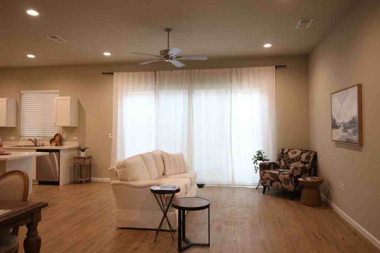 6008 E Sussex Way - Photo 2 of 12