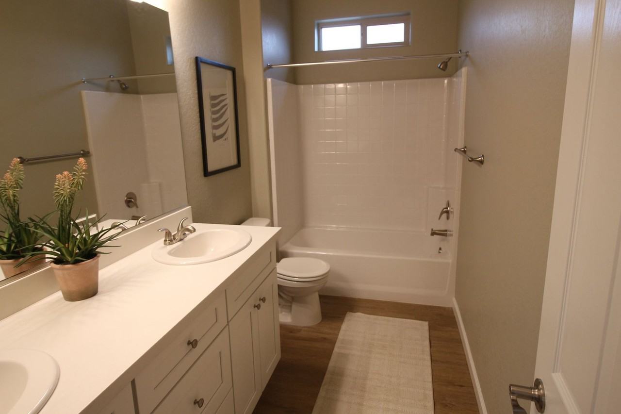 6008 E Sussex Way - Photo 6 of 12