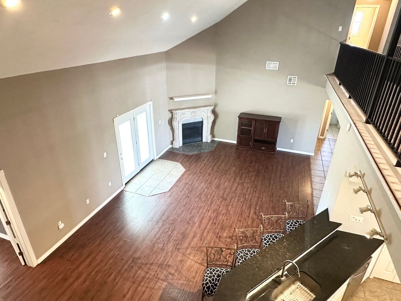 6935 Ne Watts Rd - Photo 3 of 42