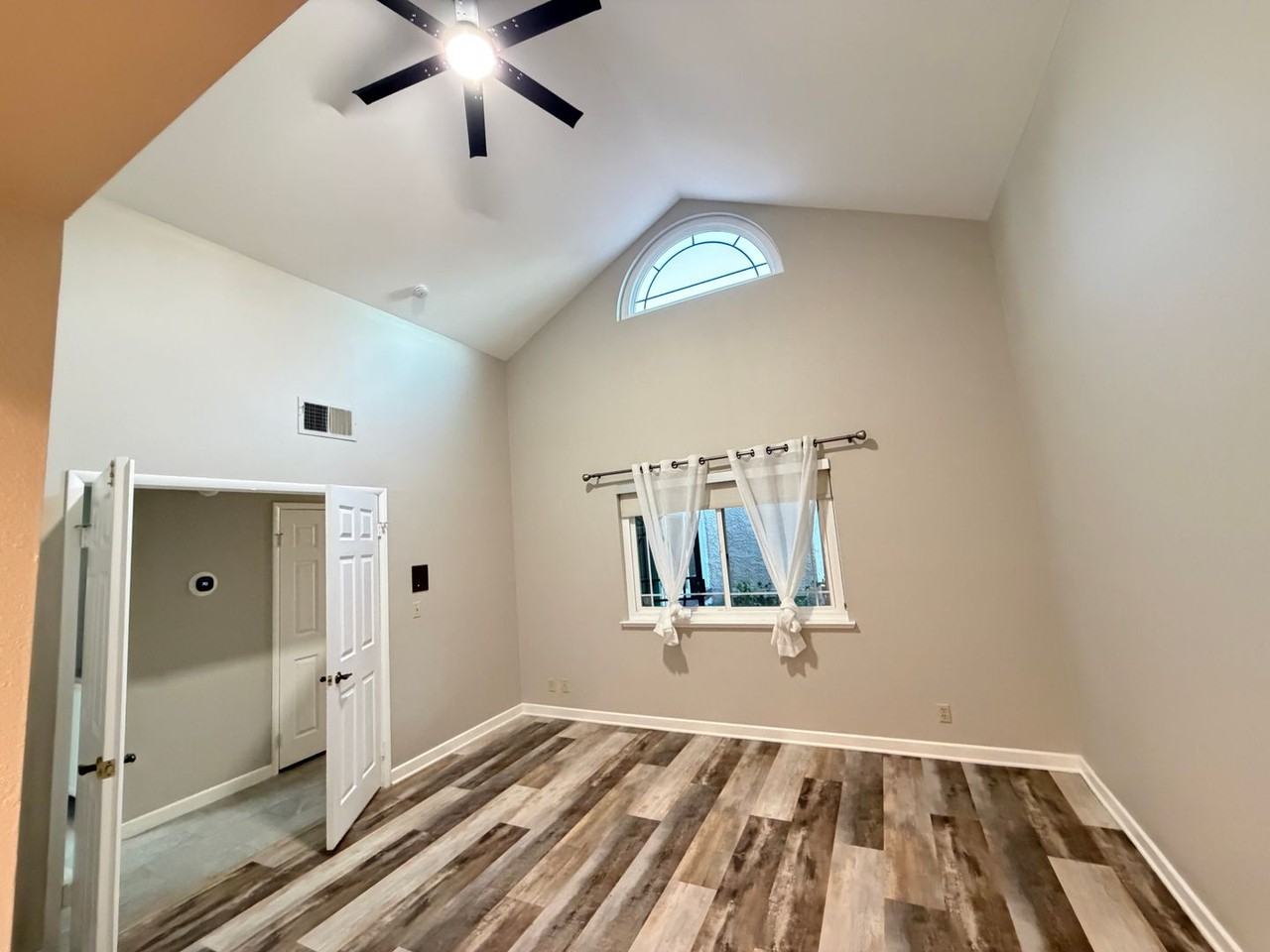 3105 La Mancha Way - Photo 5 of 14