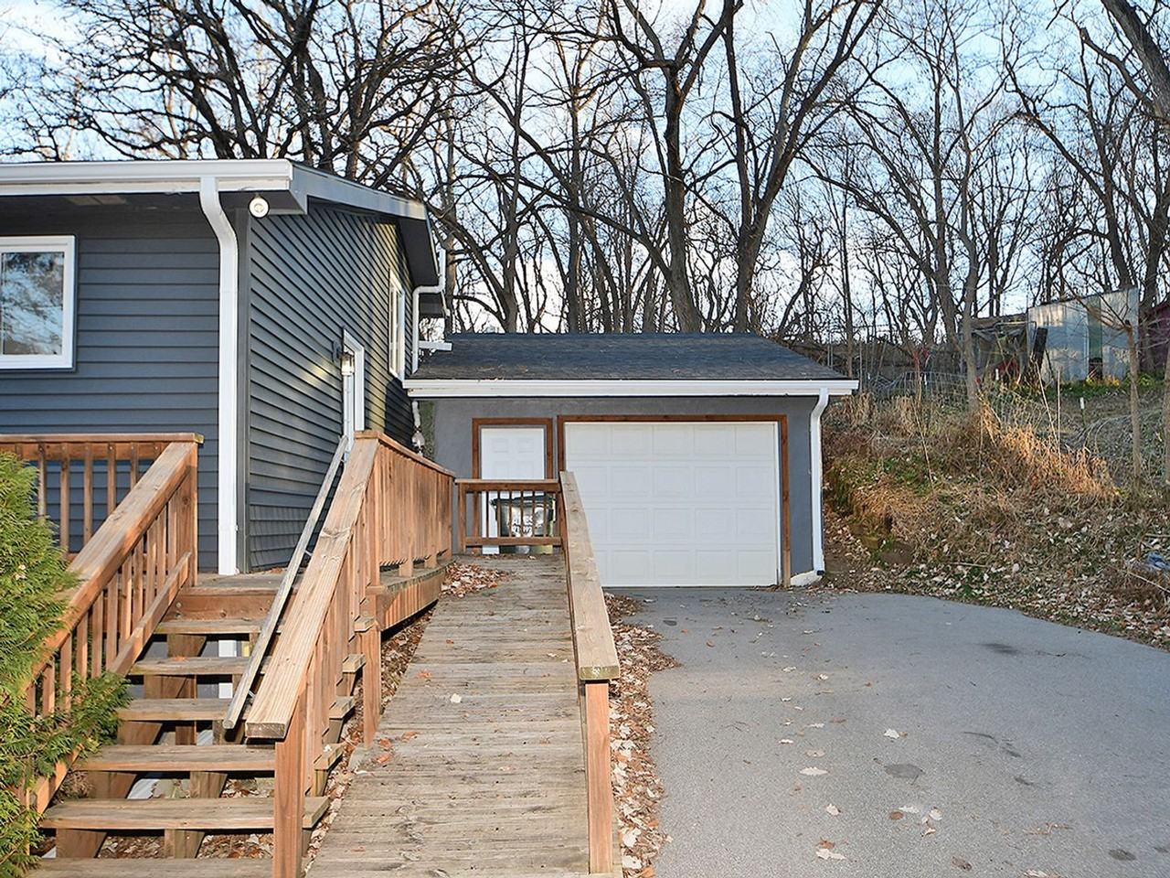 4640 Washington Ave - Photo 4 of 43