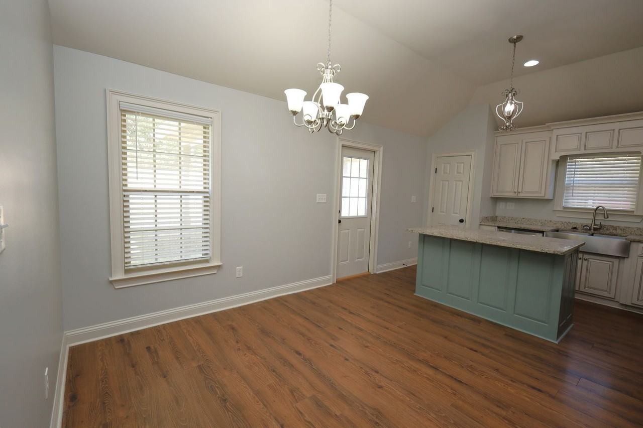 3844 Coventry Dr - Photo 5 of 18