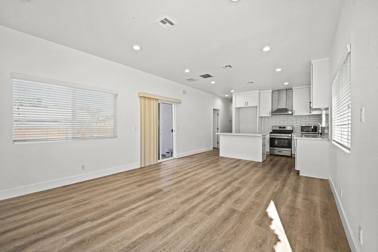 13895 Yockey St - Photo 5 of 20