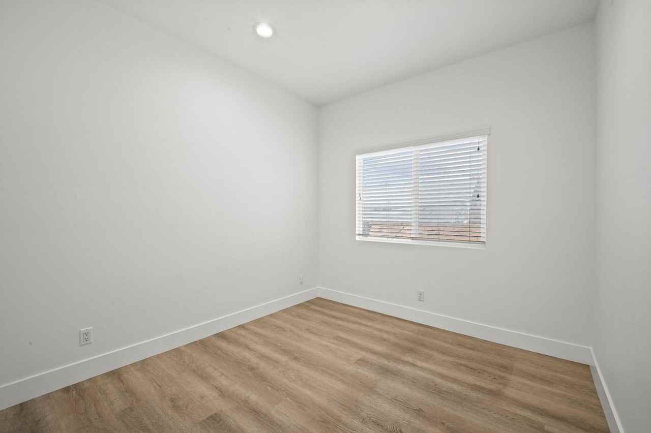 13895 Yockey St - Photo 6 of 20