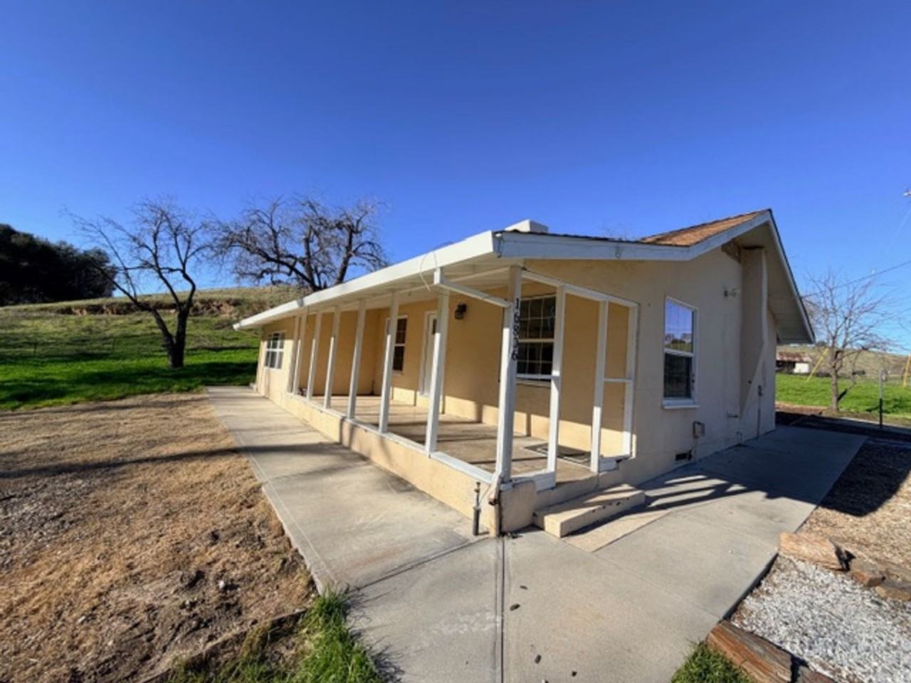 16806 Jury Ranch Rd - Photo 2 of 11