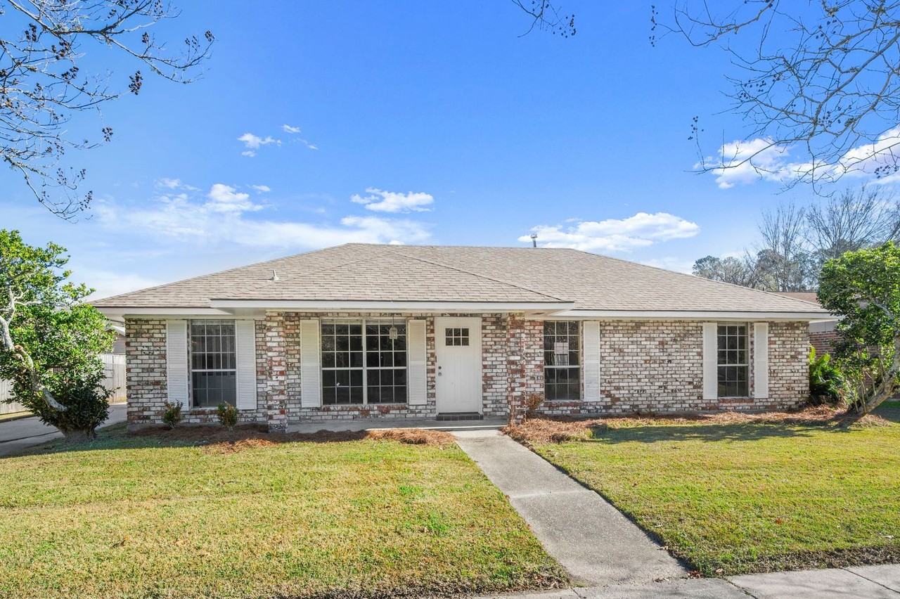 5140 Mccormick Ave - Photo 3 of 20