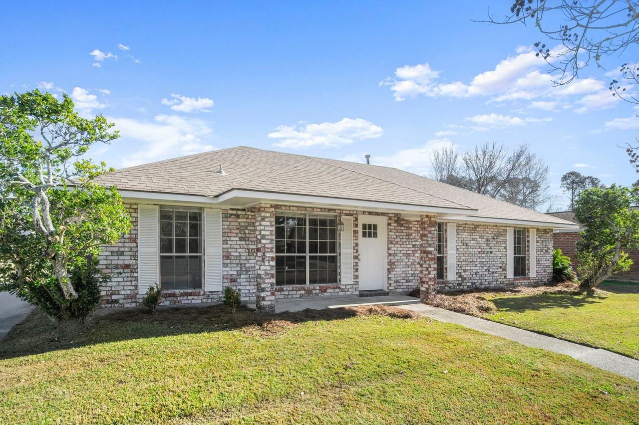 5140 Mccormick Ave - Photo 4 of 20