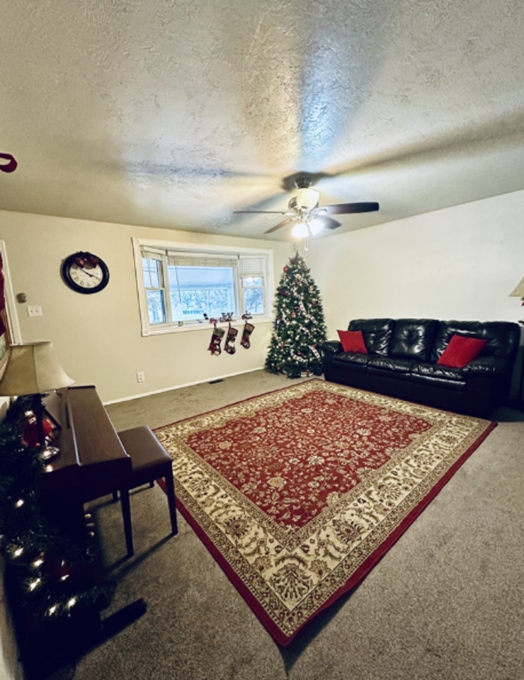 5044 S 4015 W - Photo 3 of 17