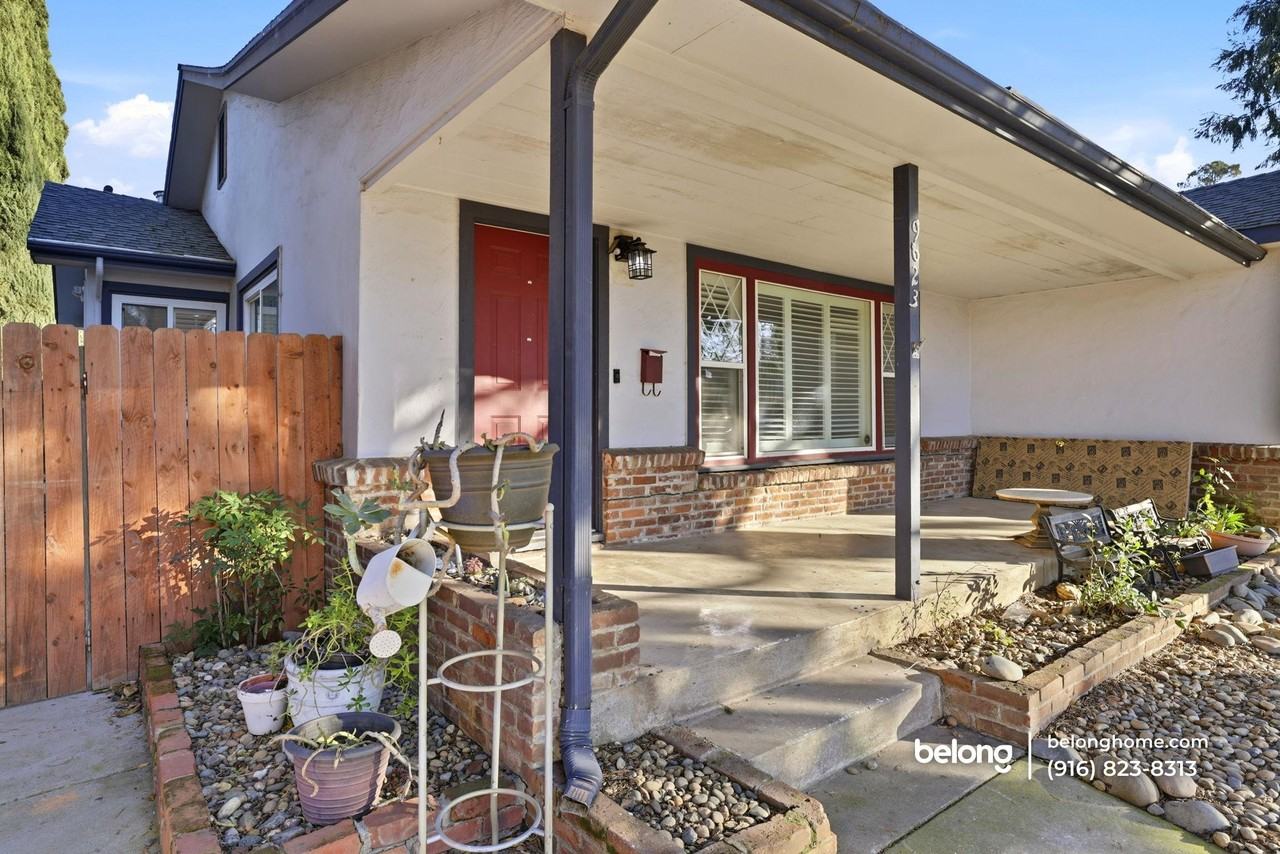 9623 Adams St - Photo 4 of 22