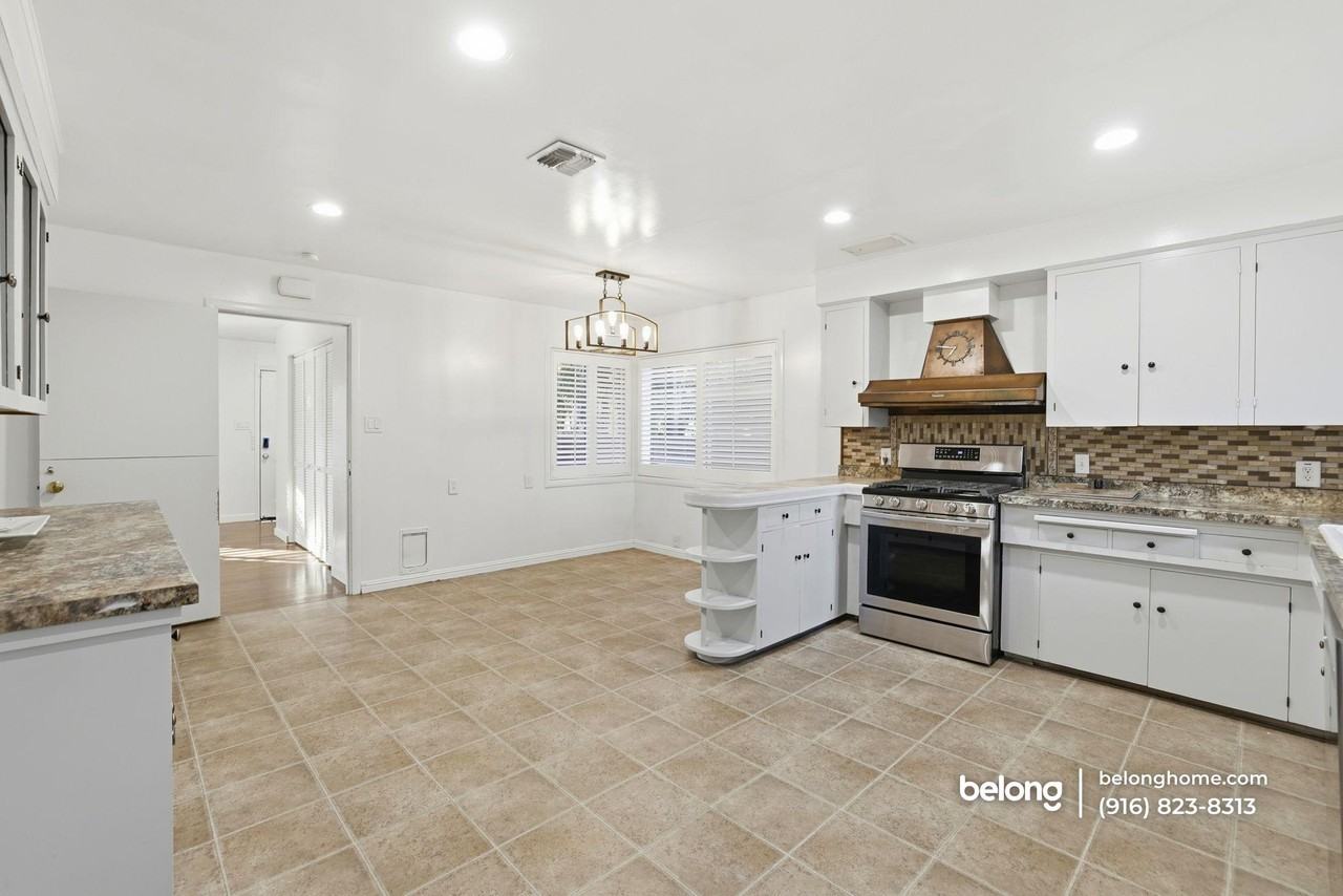 9623 Adams St - Photo 6 of 22