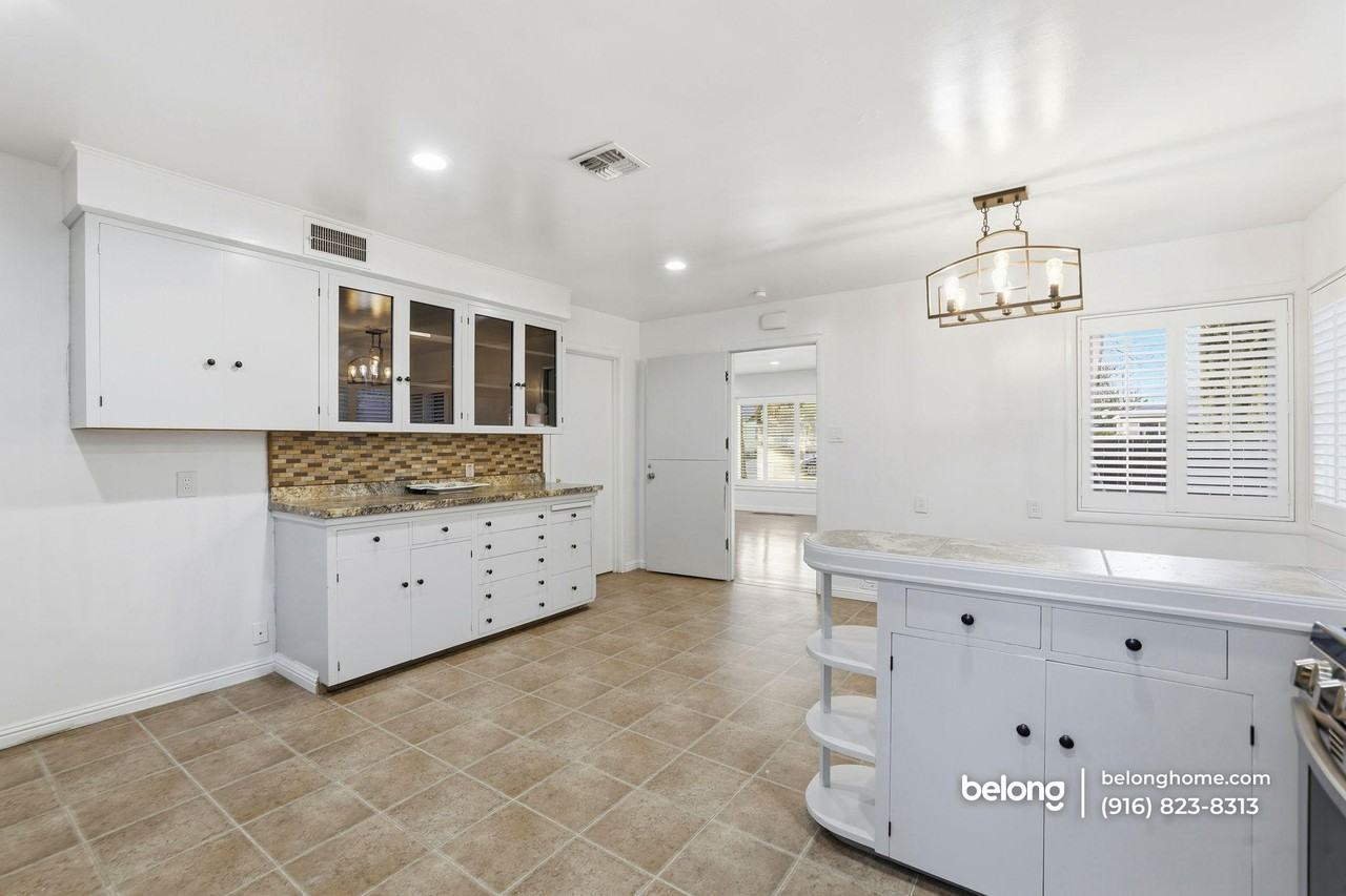 9623 Adams St - Photo 7 of 22