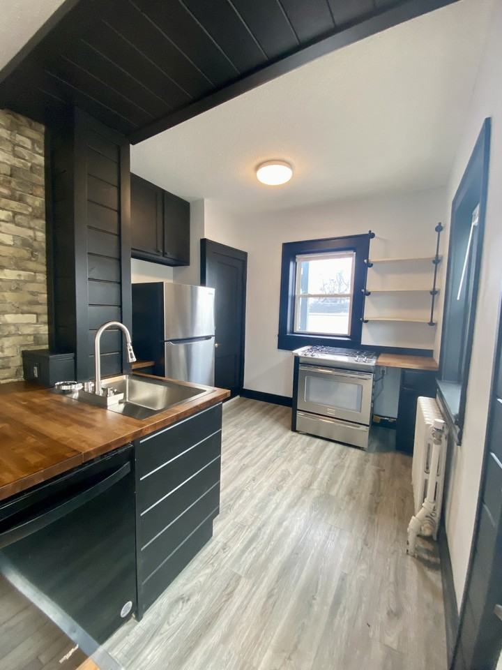 780 Curfew St #1 - Photo 5 of 39