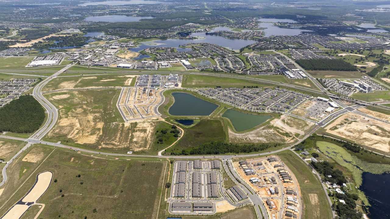 16332 Hamlin View St - Photo 6 of 23