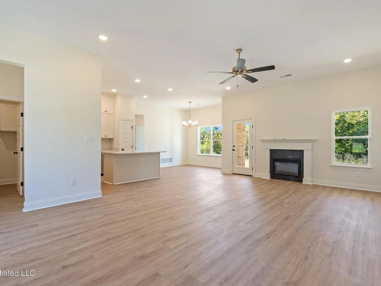 2297 Highwaysouth - Photo 2 of 12