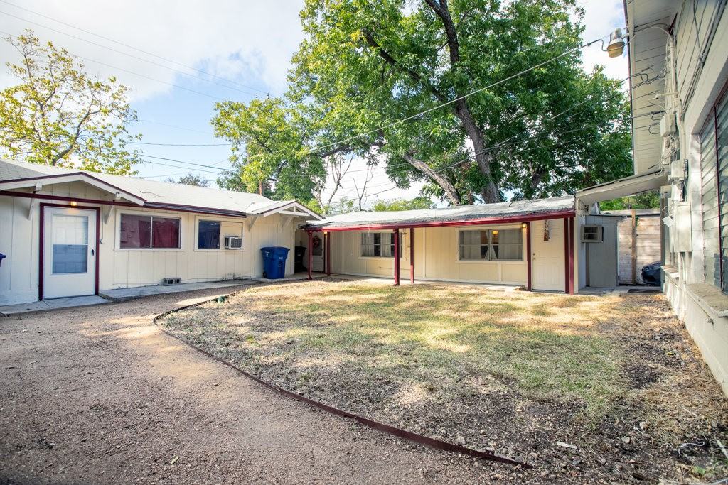 1038 W Woodlawn Ave - Photo 5 of 13