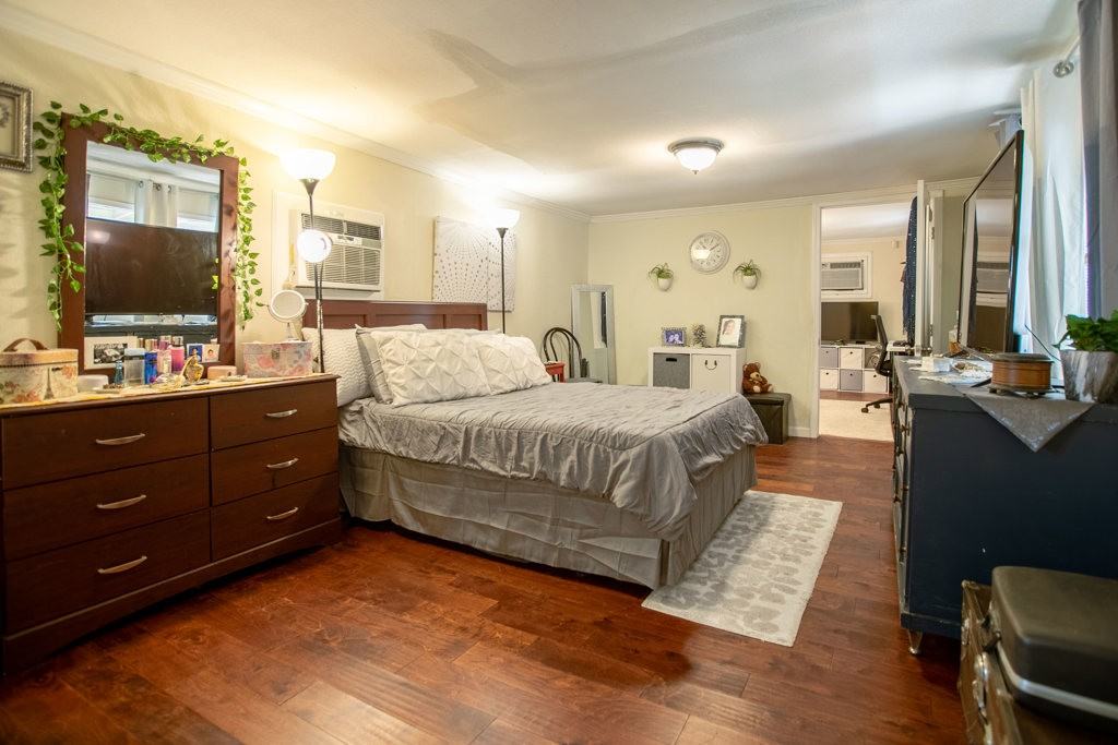 1038 W Woodlawn Ave - Photo 7 of 13