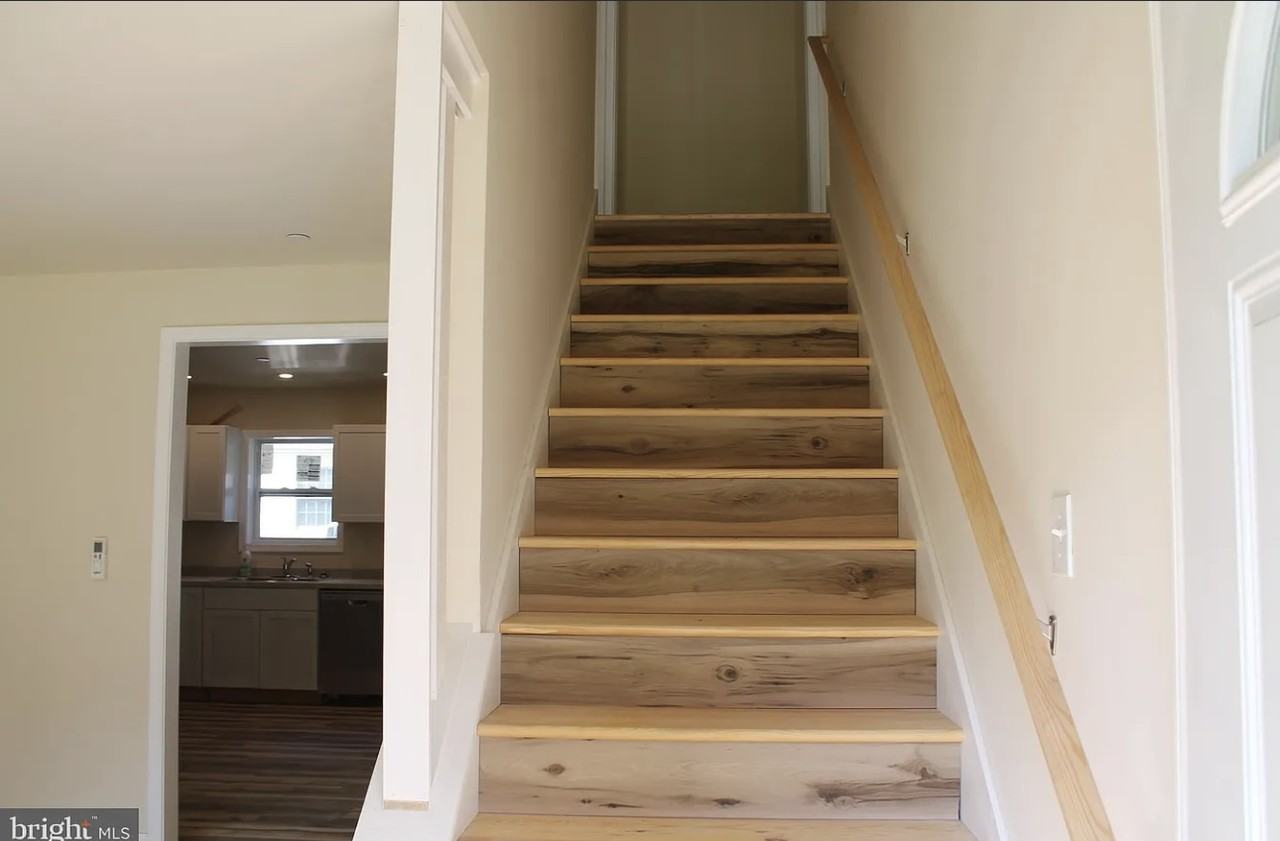 520 Clyde Ave - Photo 3 of 13