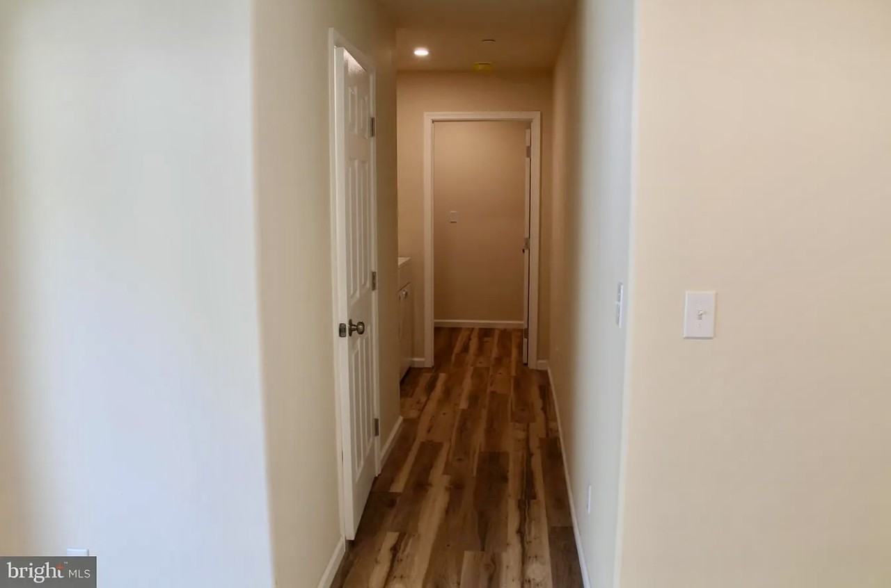 520 Clyde Ave - Photo 6 of 13