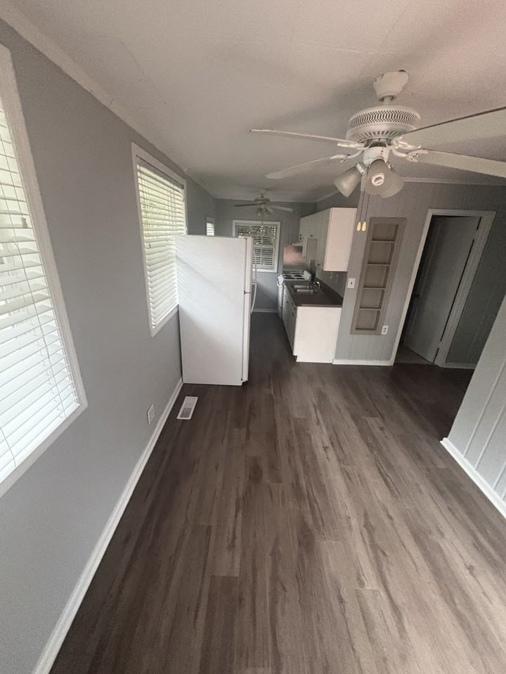 3022 Dartmouth Ave N #2 - Photo 7 of 25