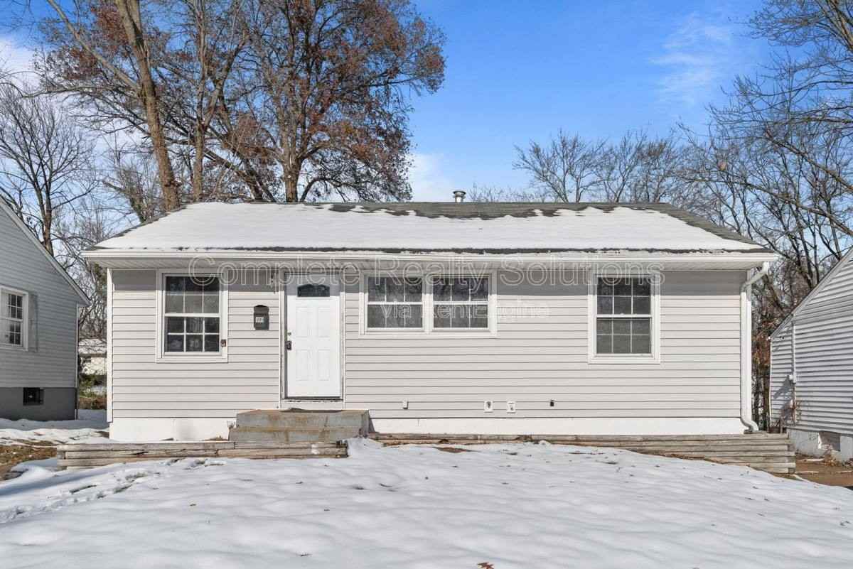 409 Caithness Rd - Photo 2 of 10