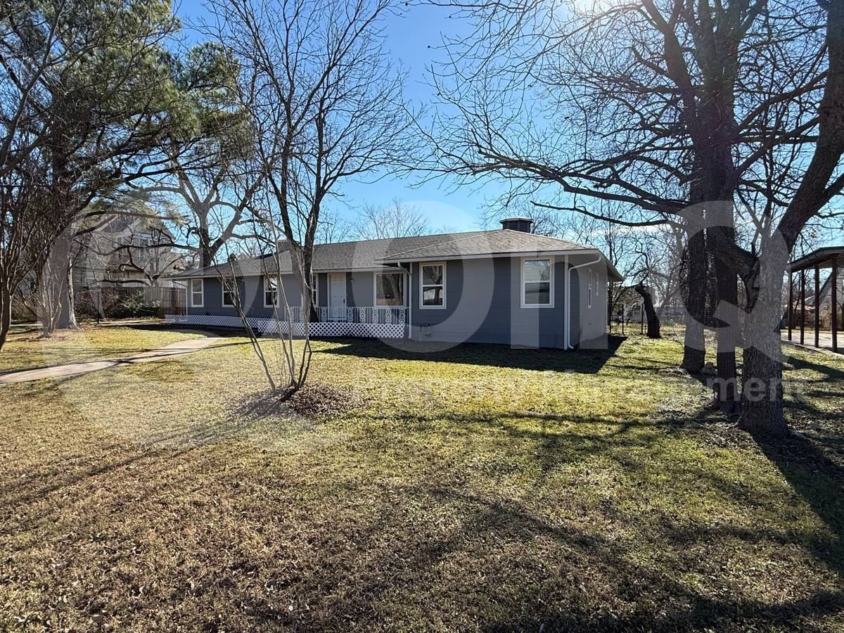 3625 Henry St - Photo 2 of 10