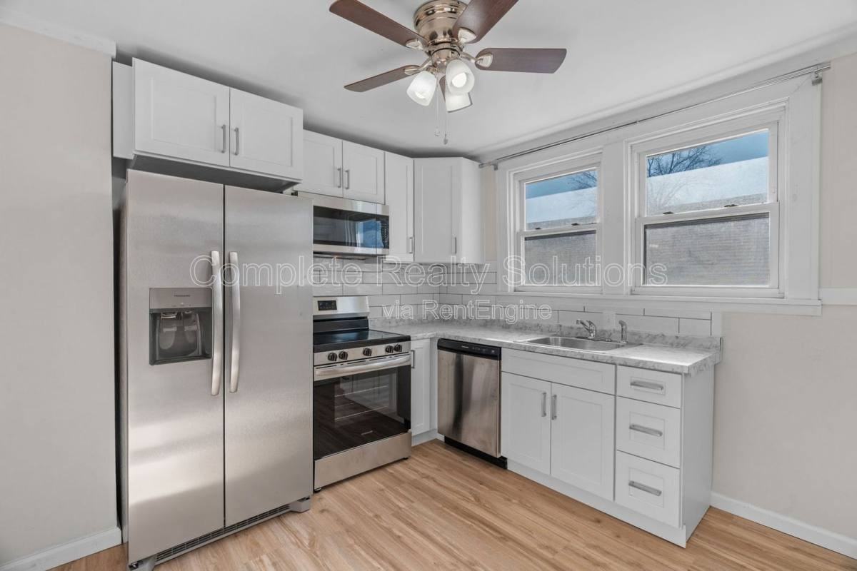 3007 Hilleman Ave - Photo 3 of 10