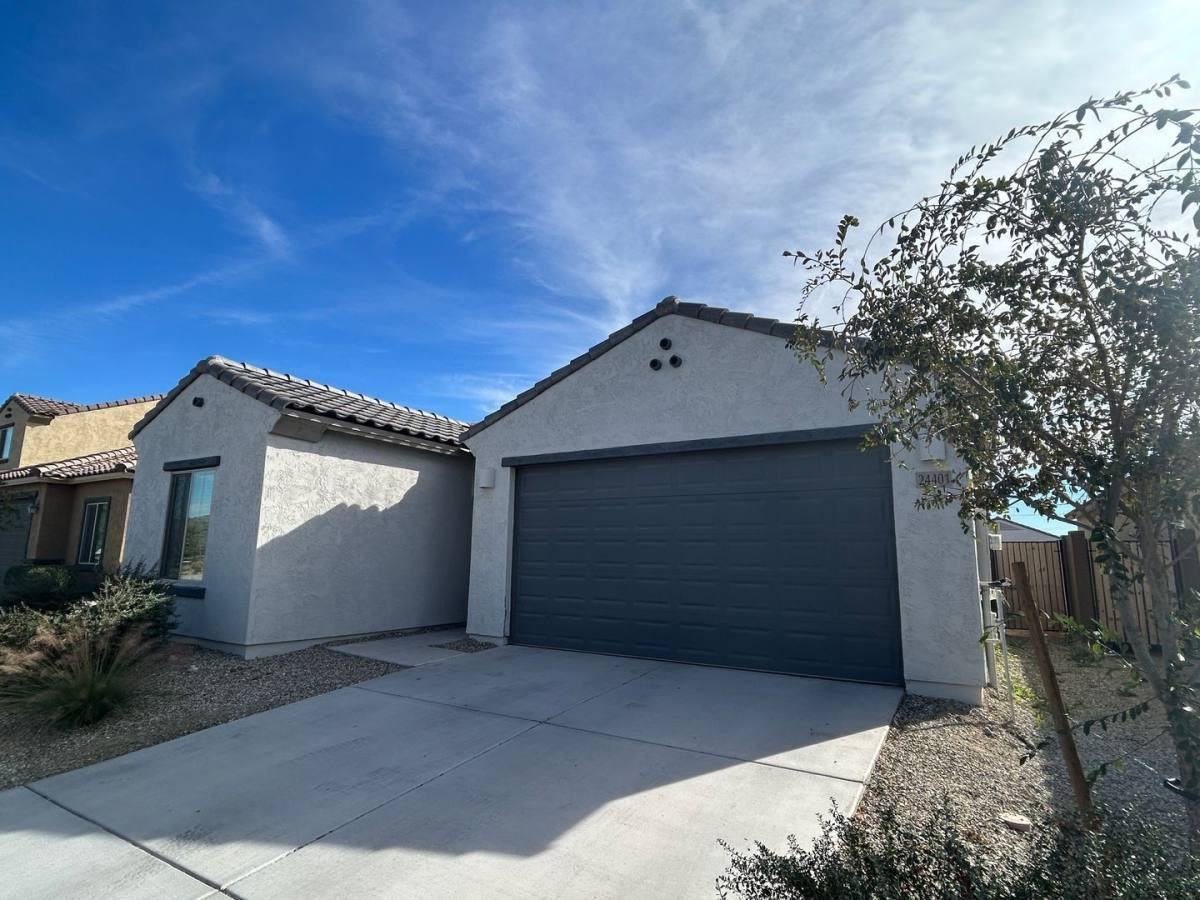 24401 W Verlea Dr - Photo 2 of 10