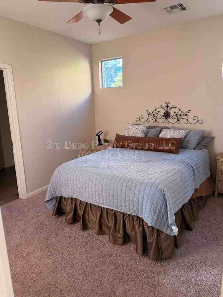 13844 W Banff Ln - Photo 3 of 10