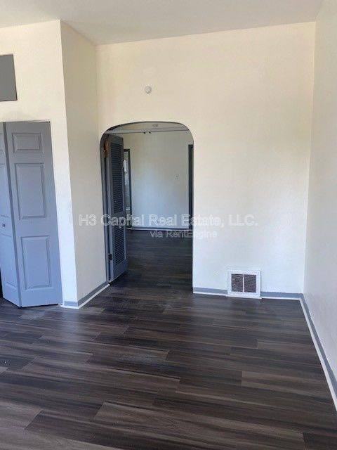 207 S 16th St - Photo 3 of 10