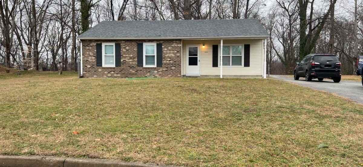 2204 Merle St - Photo 2 of 10