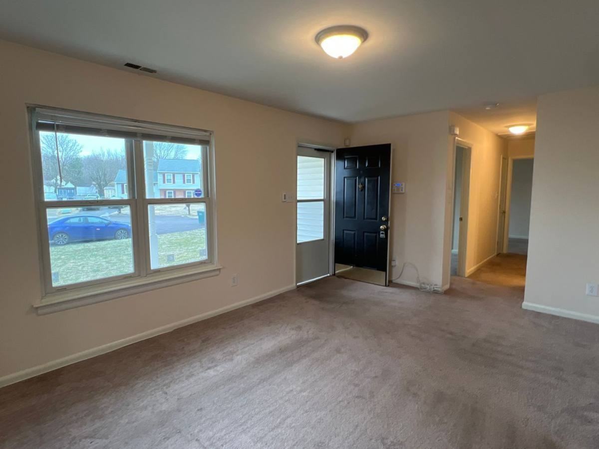 2204 Merle St - Photo 3 of 10