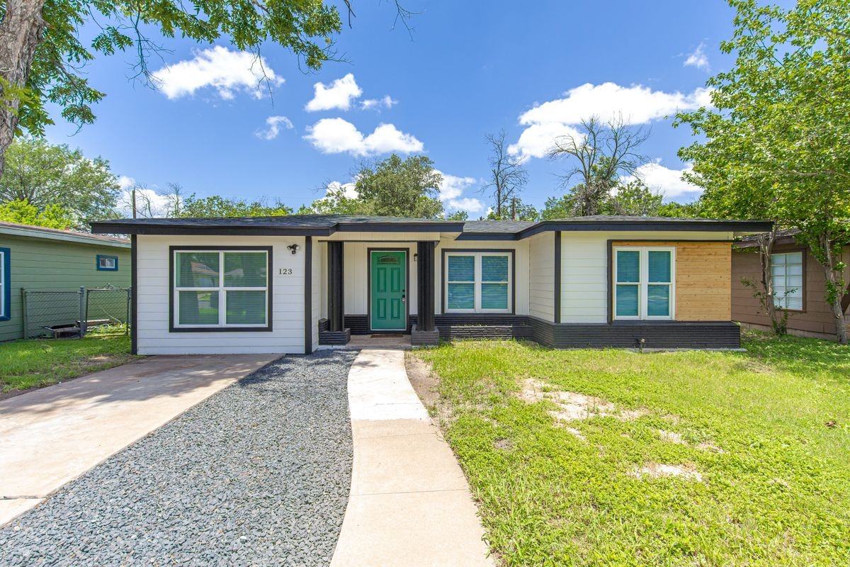 123 Marchmont Ln - Photo 2 of 35