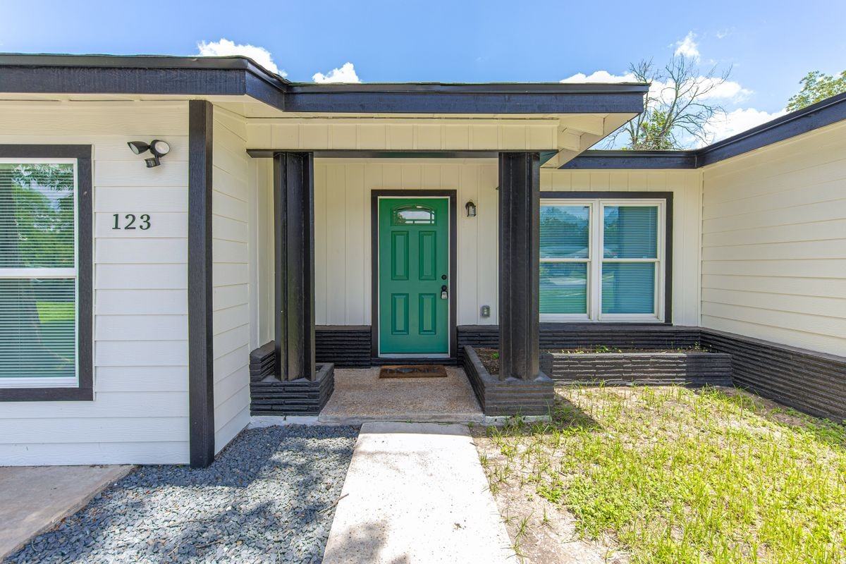 123 Marchmont Ln - Photo 3 of 35