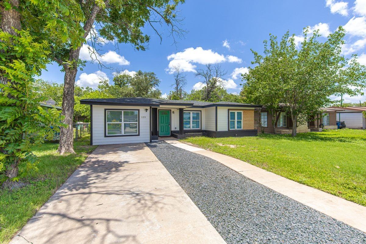 123 Marchmont Ln - Photo 4 of 35