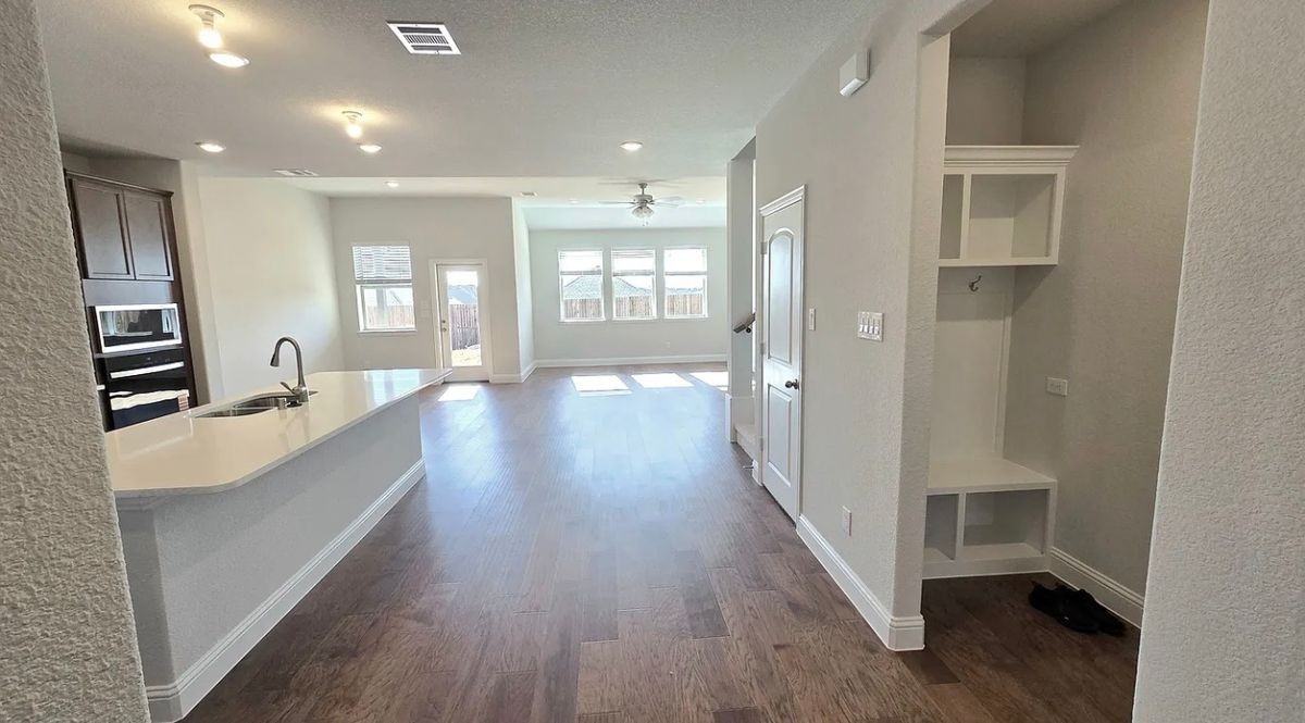 3017 Burwick Ln - Photo 2 of 31