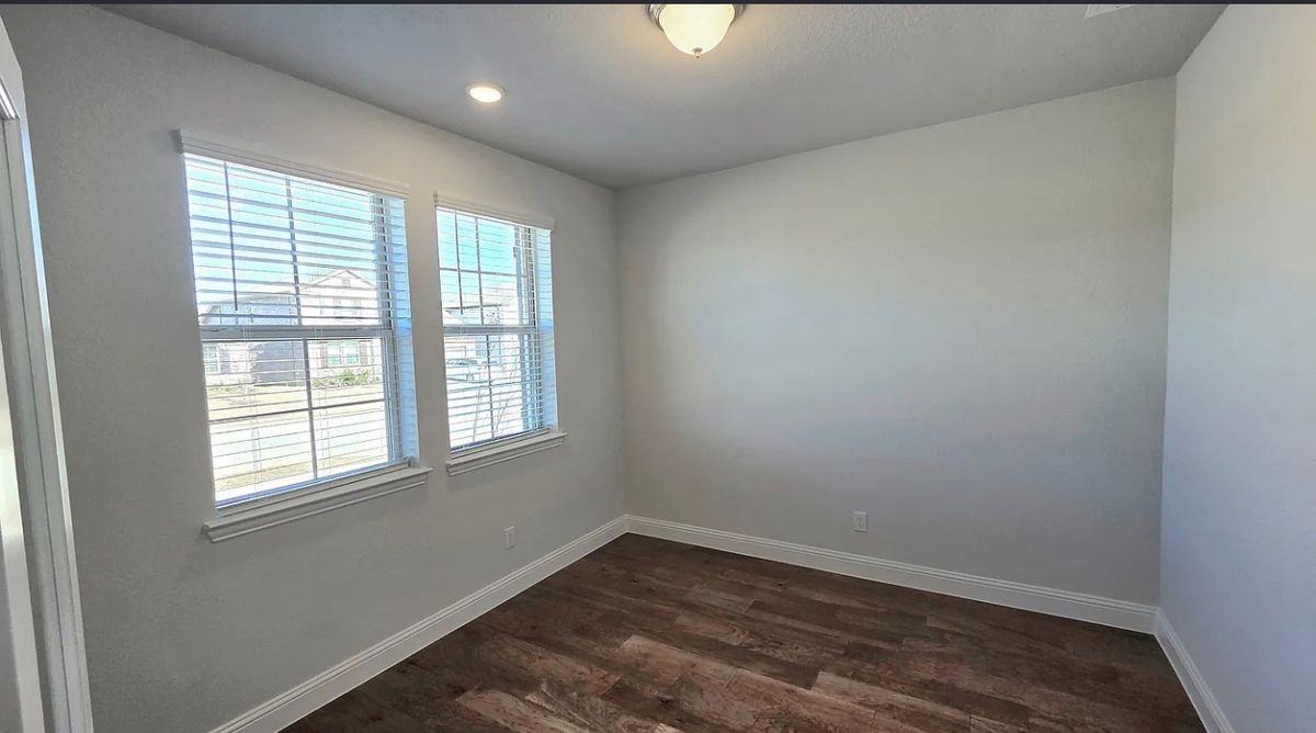 3017 Burwick Ln - Photo 3 of 31