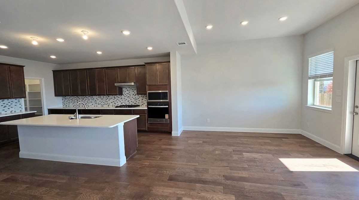 3017 Burwick Ln - Photo 6 of 31