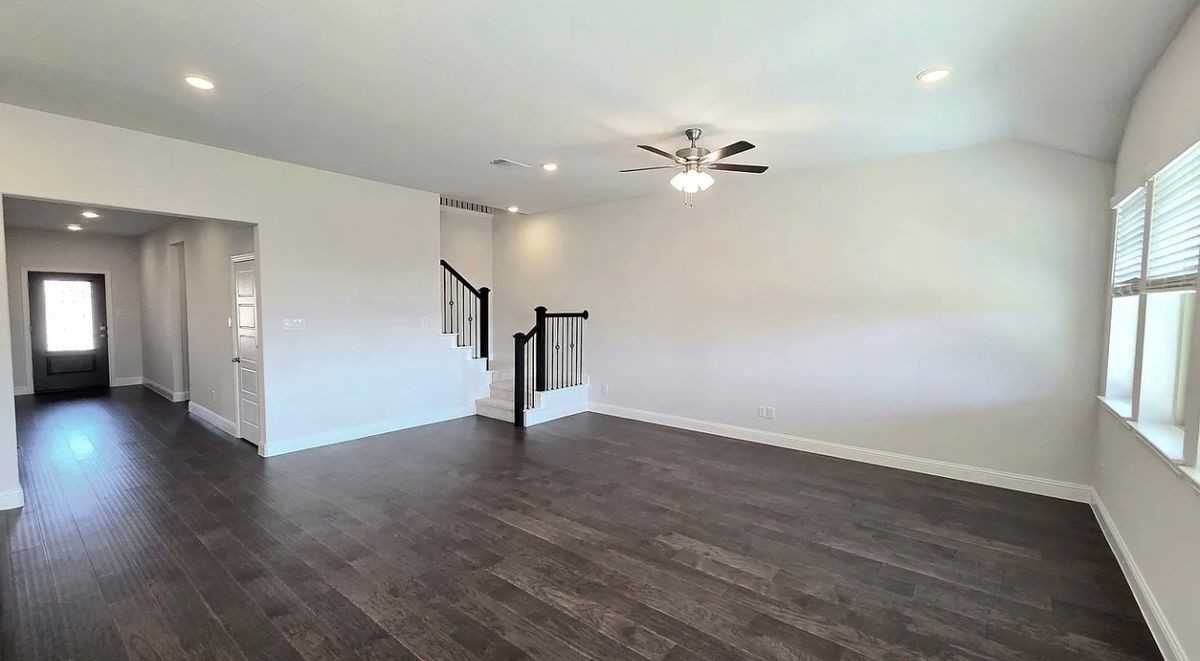 3029 Hollybrook Ln - Photo 6 of 32