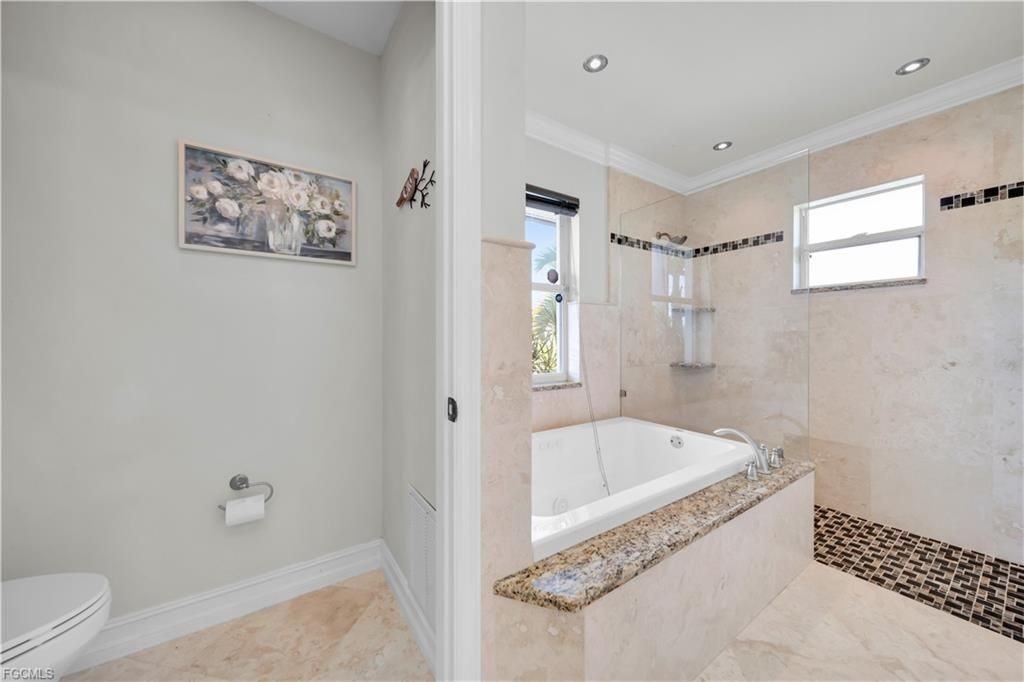 1811 Ne 5th Ter - Photo 5 of 6