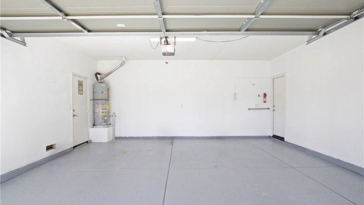 30096 Diamond Ridge Ct - Photo 4 of 12