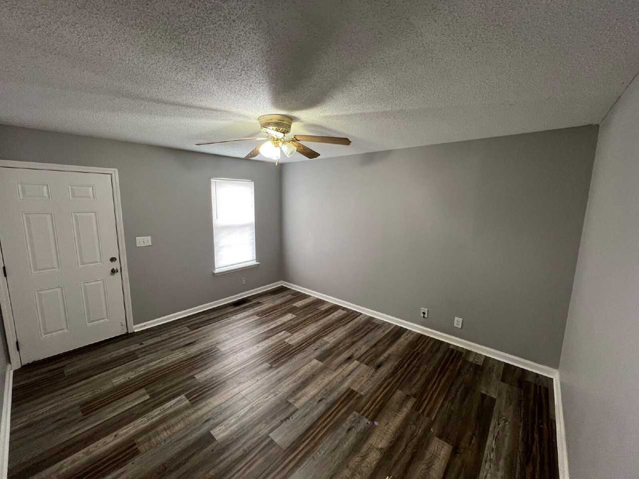 204B Arkansas Ave - Photo 4 of 19