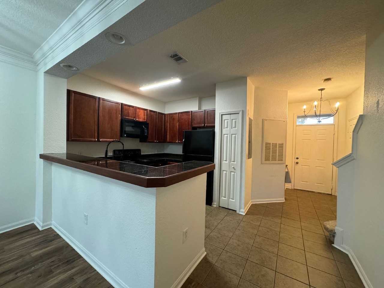 1003 Baldwin Rowe Cir - Photo 3 of 21