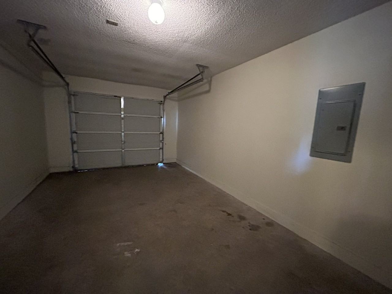 919 Summer Dr - Photo 6 of 12