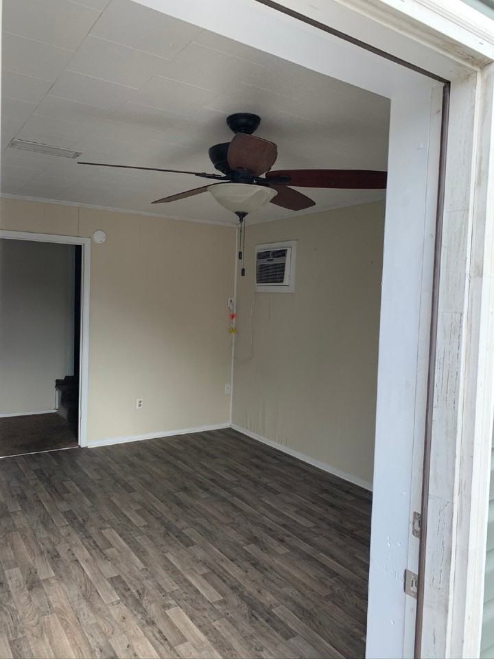 415 W Cypress St - Photo 7 of 10